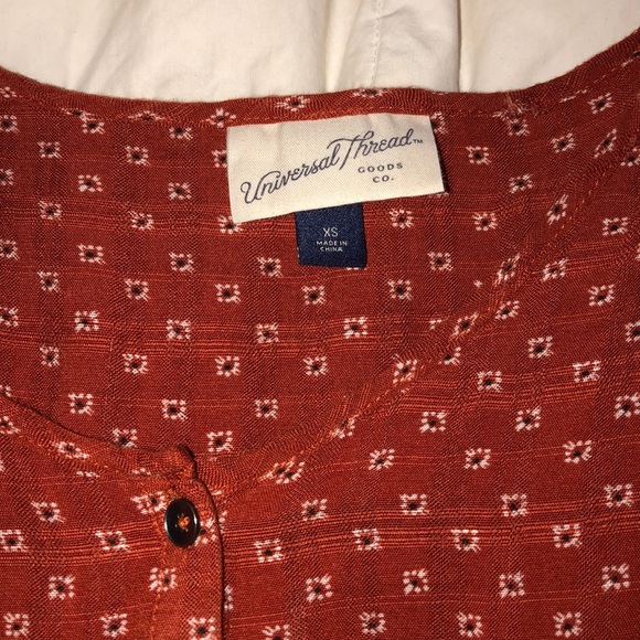 Universal Thread top - Picture 2 of 2